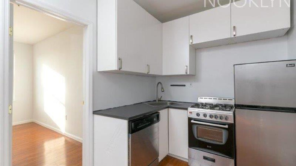 102 Albemarle Rd - Photo 0