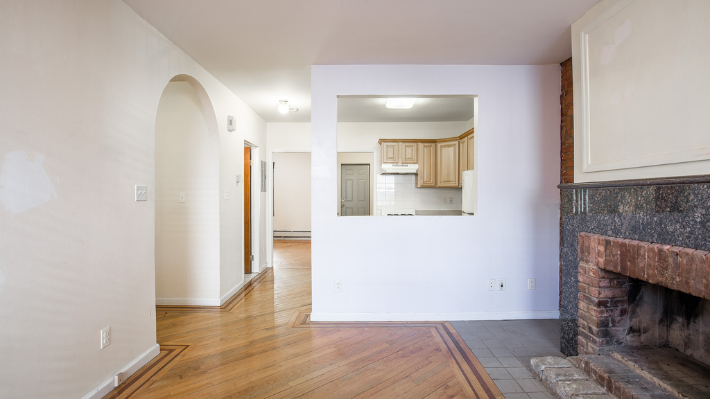 38 Greene Ave - Photo 3