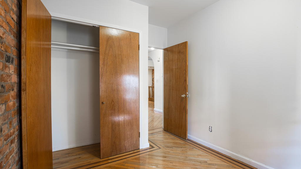 38 Greene Ave - Photo 2