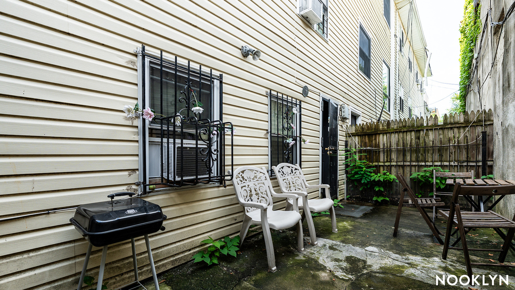 371 Kosciuszko St - Photo 7