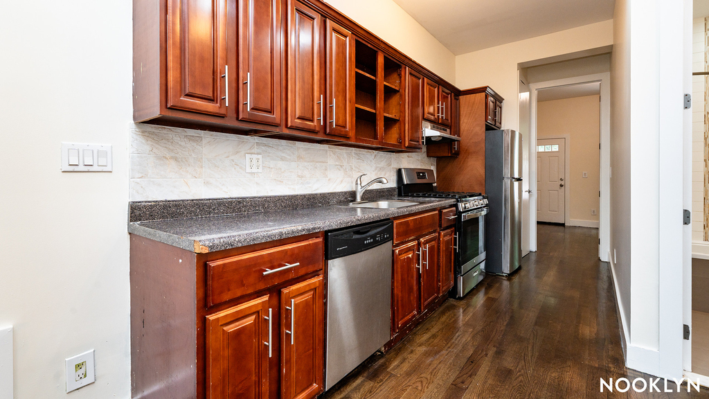 243 Irving Ave - Photo 7