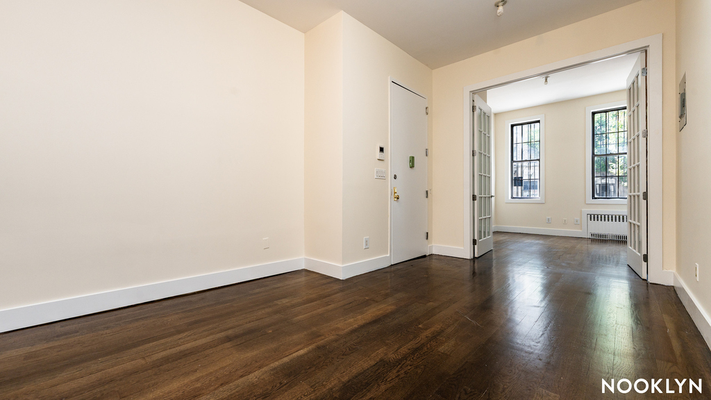 243 Irving Ave - Photo 4