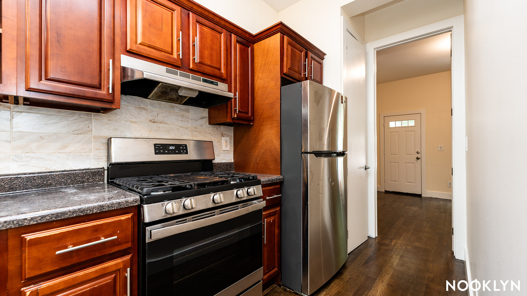 243 Irving Ave - Photo 10