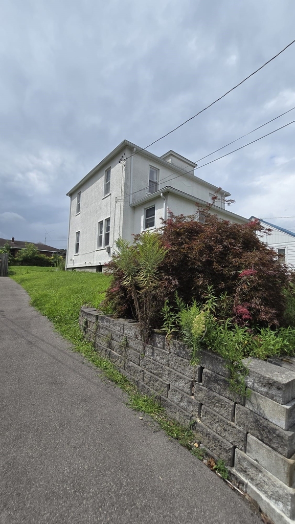 609 Oak Hill Ave - Photo 1