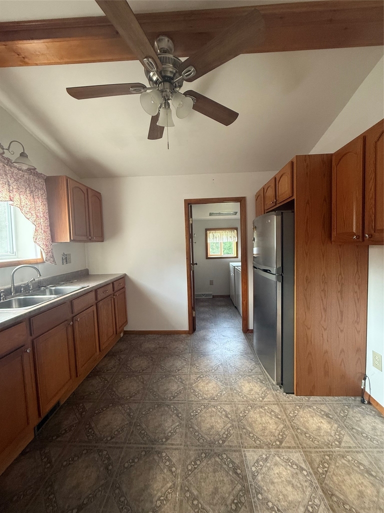 1068 Glenwood Road - Photo 3