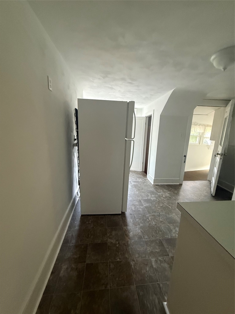 1068 Glenwood Road - Photo 4