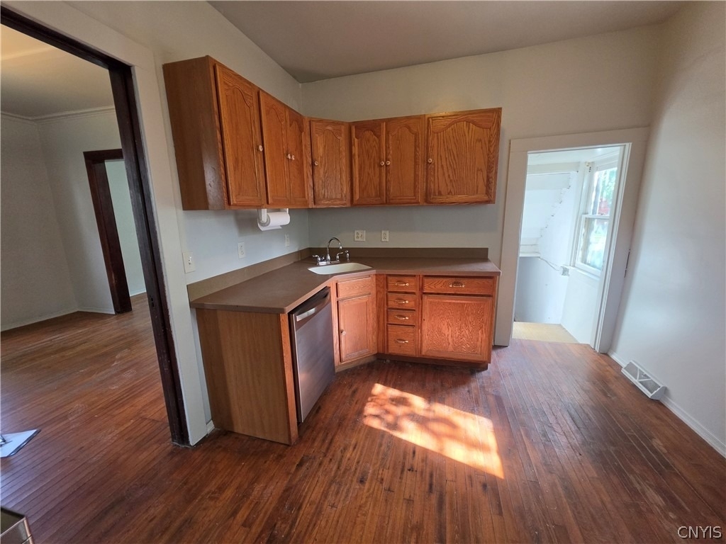 138 Saint Mary Street - Photo 4