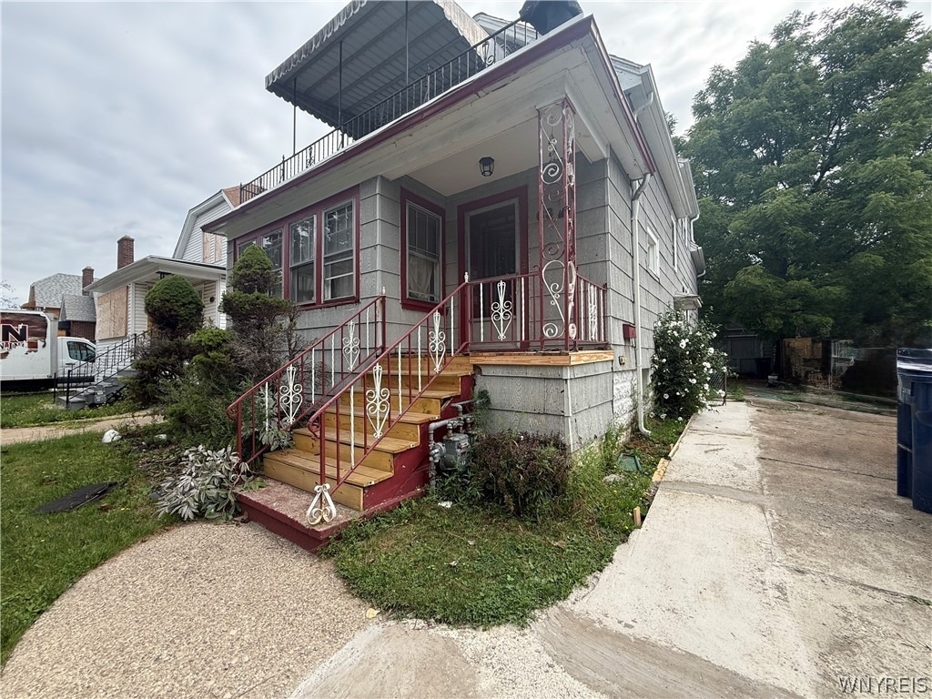 63 Wright Avenue - Photo 1