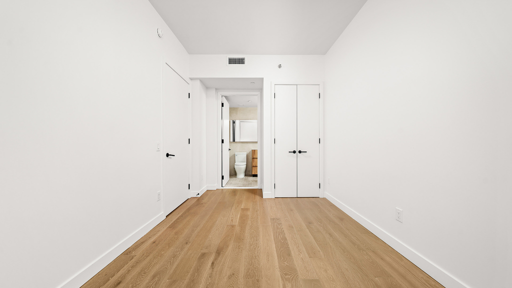 828 Metropolitan Ave - Photo 4