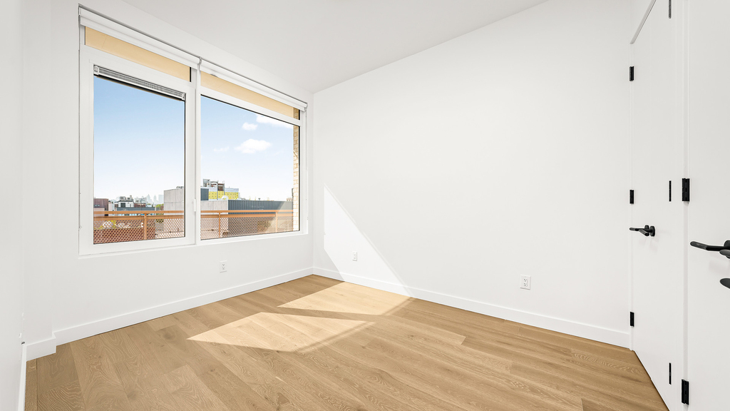828 Metropolitan Ave - Photo 1