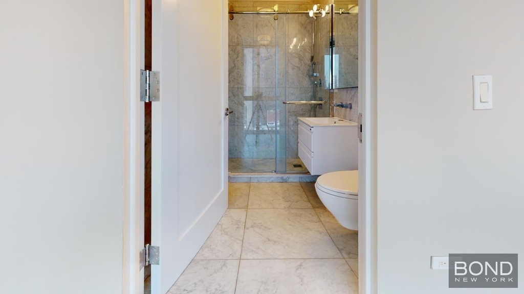 East 34th Street - Photo 12