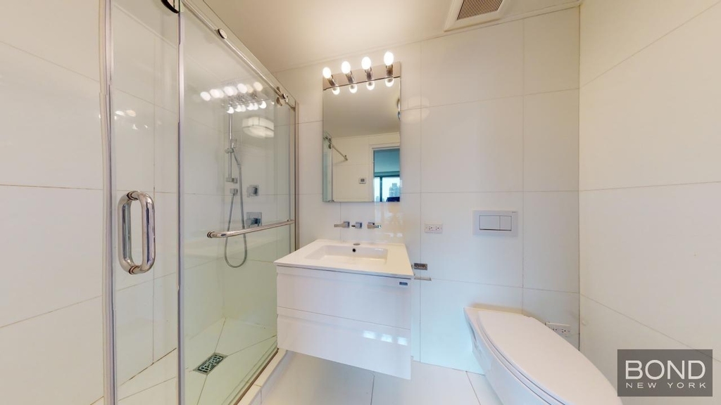 East 34th Street - Photo 11