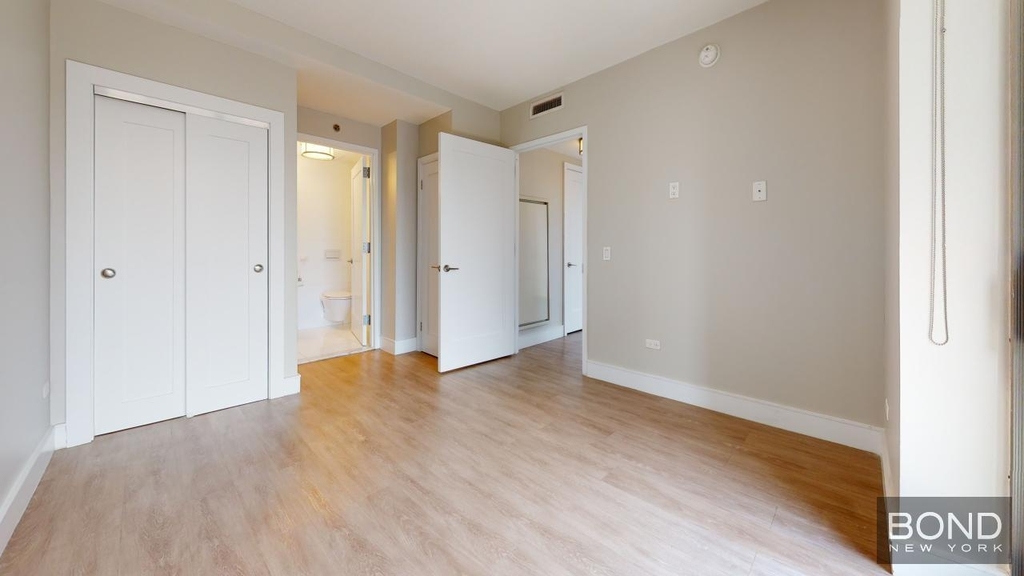 East 34th Street - Photo 17