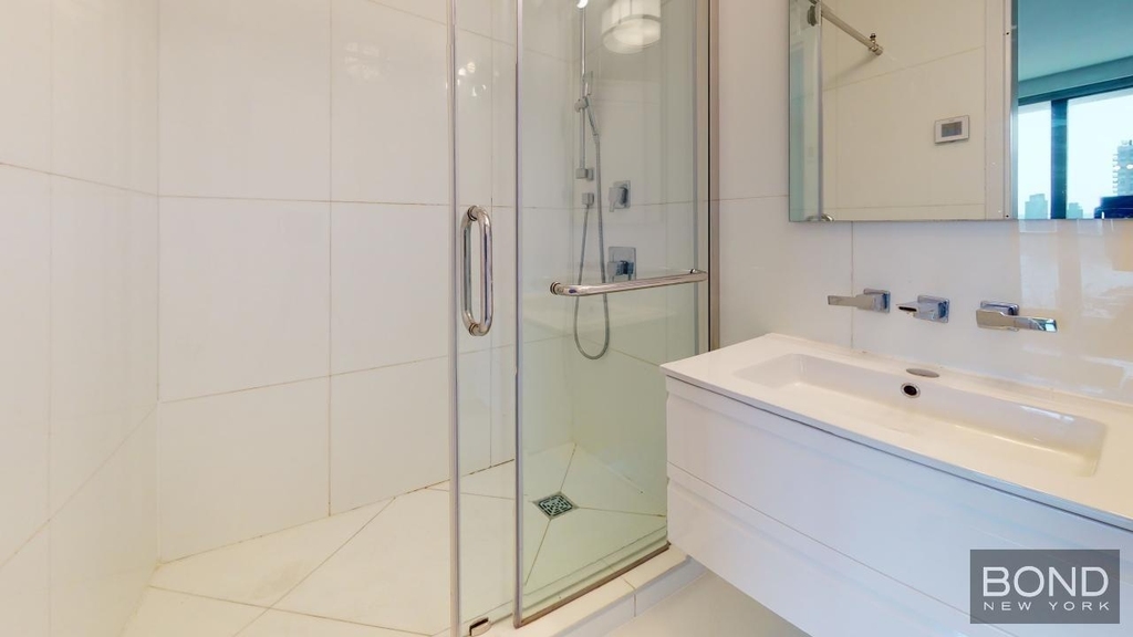 East 34th Street - Photo 13