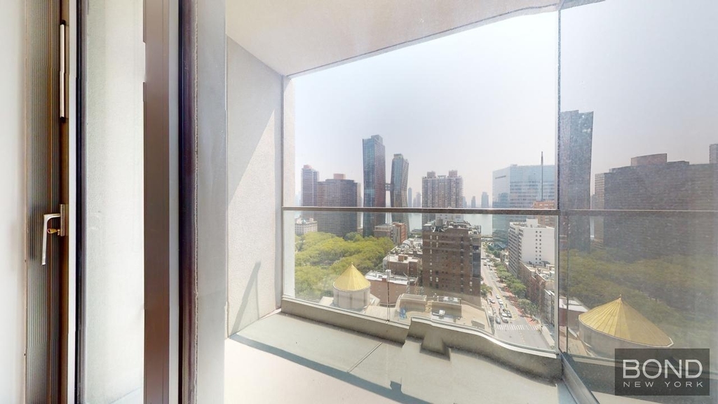 East 34th Street - Photo 3