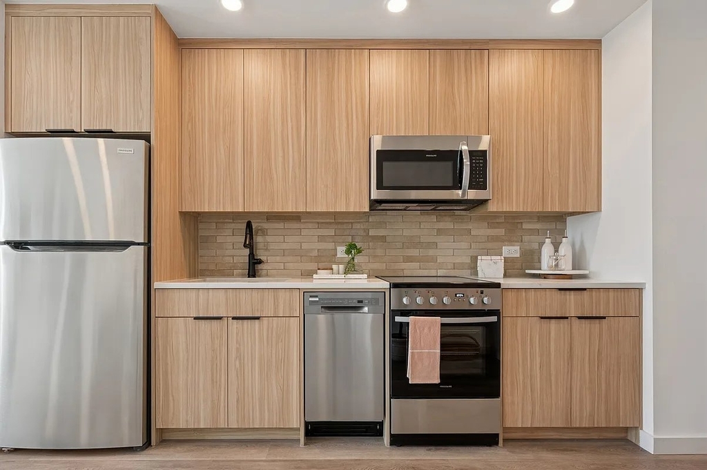 Douglass Street - Photo 2