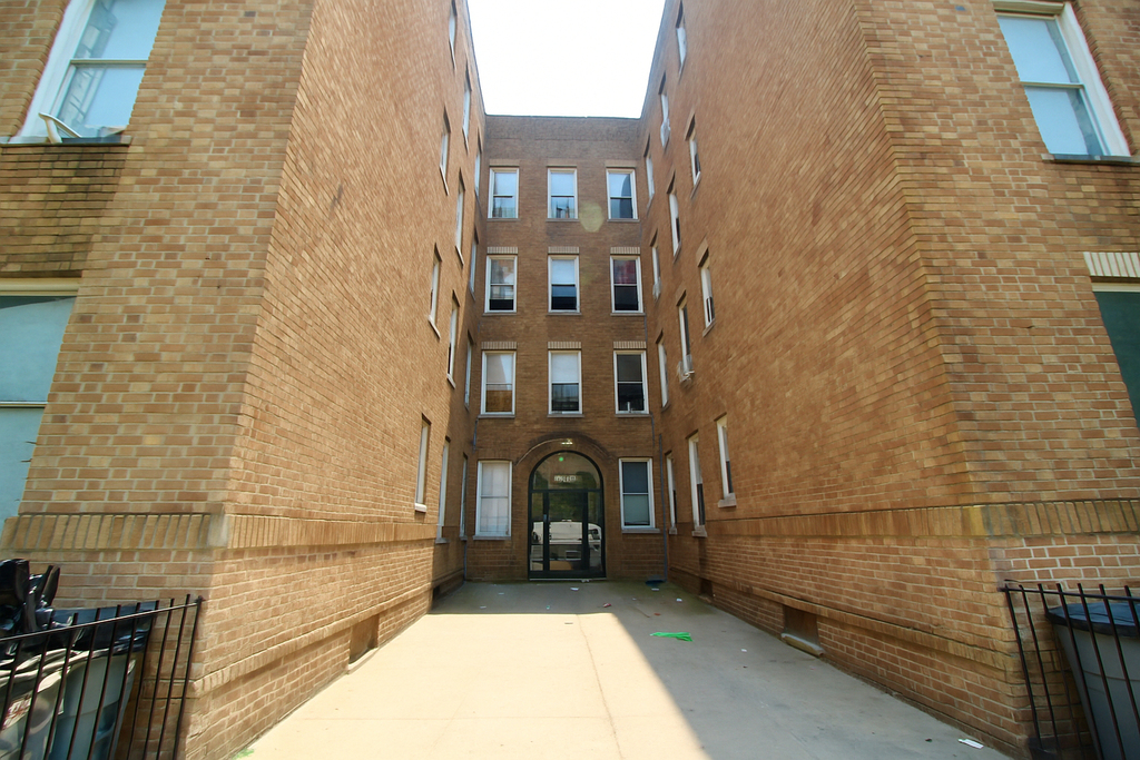 668 Hancock Street - Photo 7