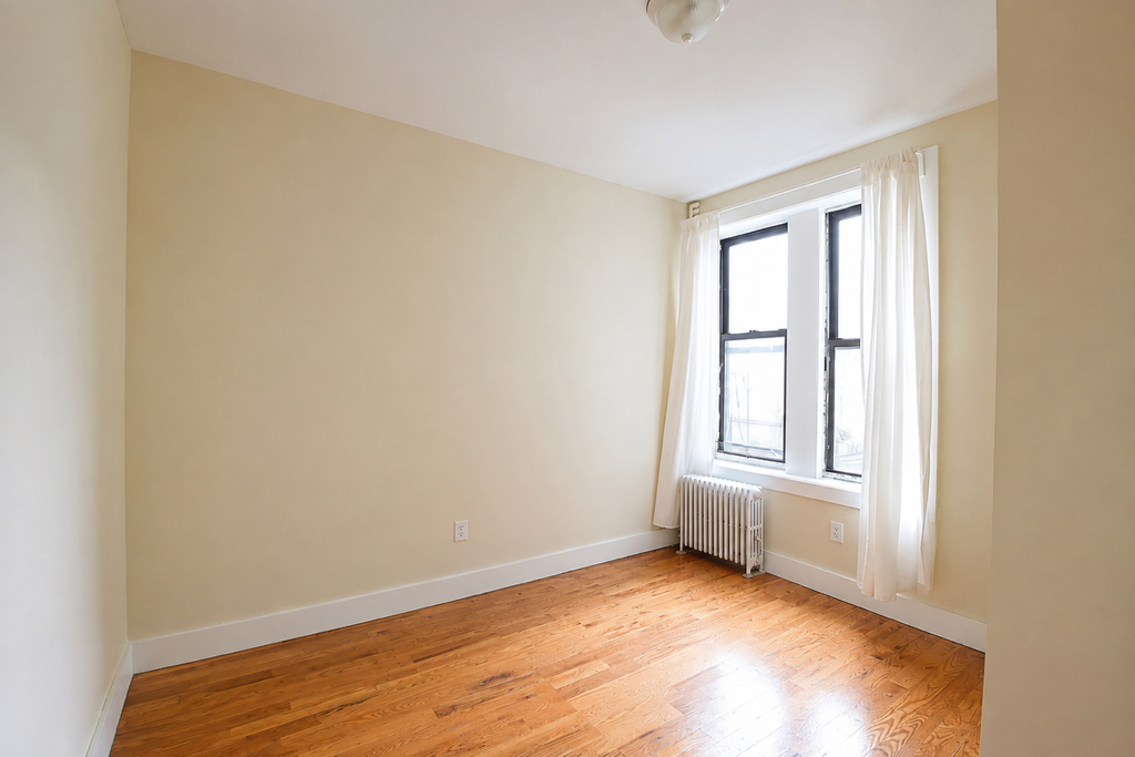 668 Hancock Street - Photo 5