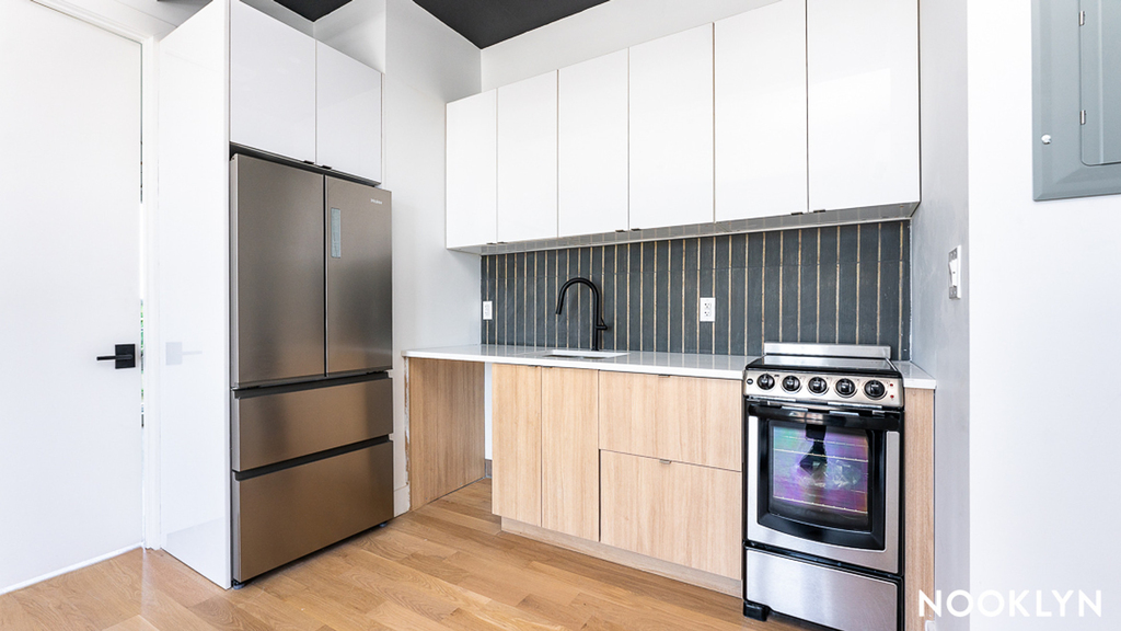 987 Bedford Ave - Photo 5