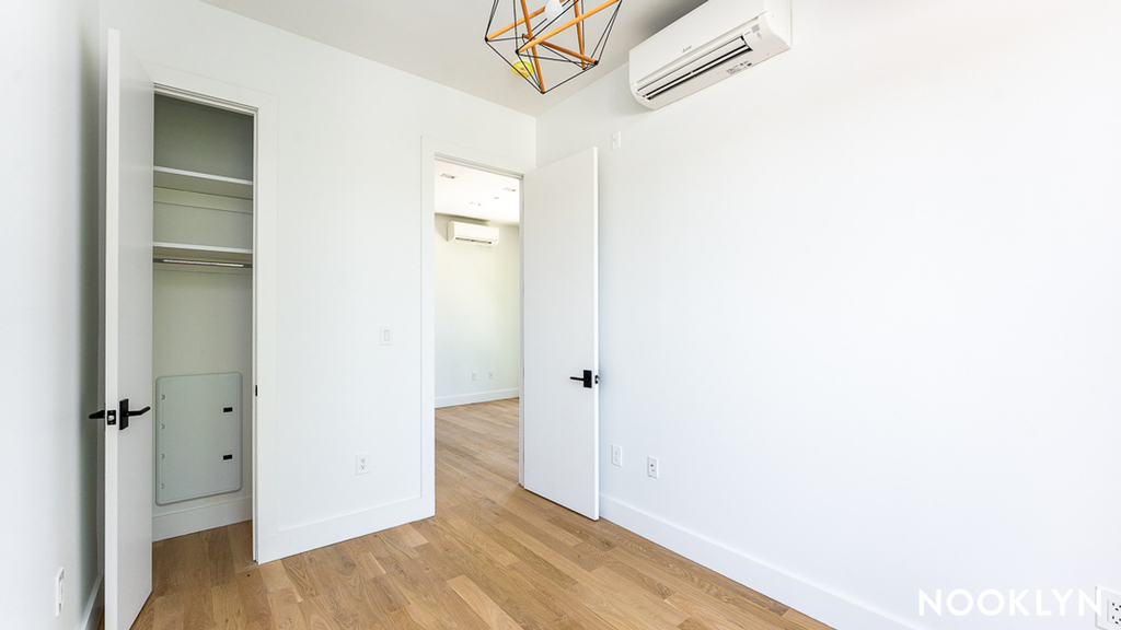 987 Bedford Ave - Photo 9