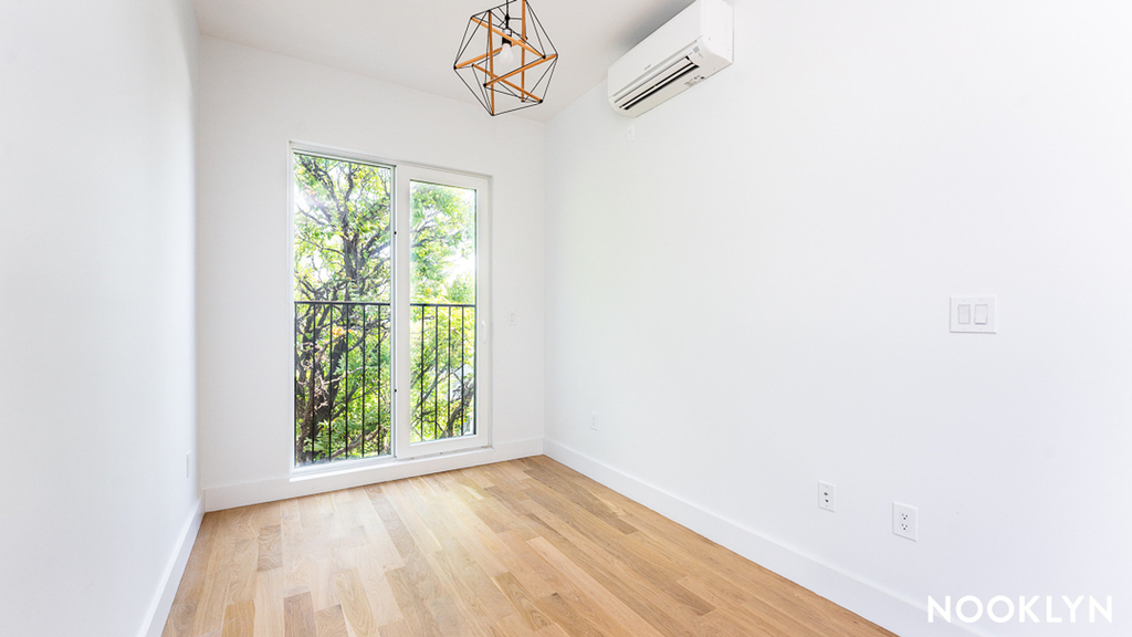 987 Bedford Ave - Photo 6