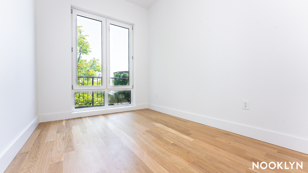 987 Bedford Ave - Photo 7