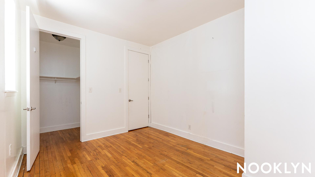 680 Monroe St - Photo 11