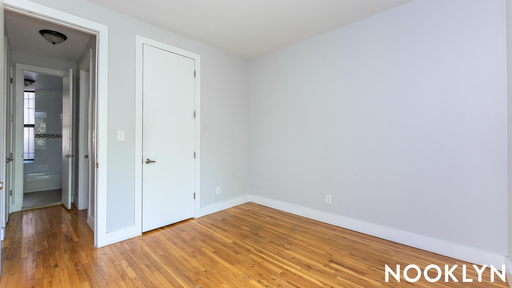 680 Monroe St - Photo 16