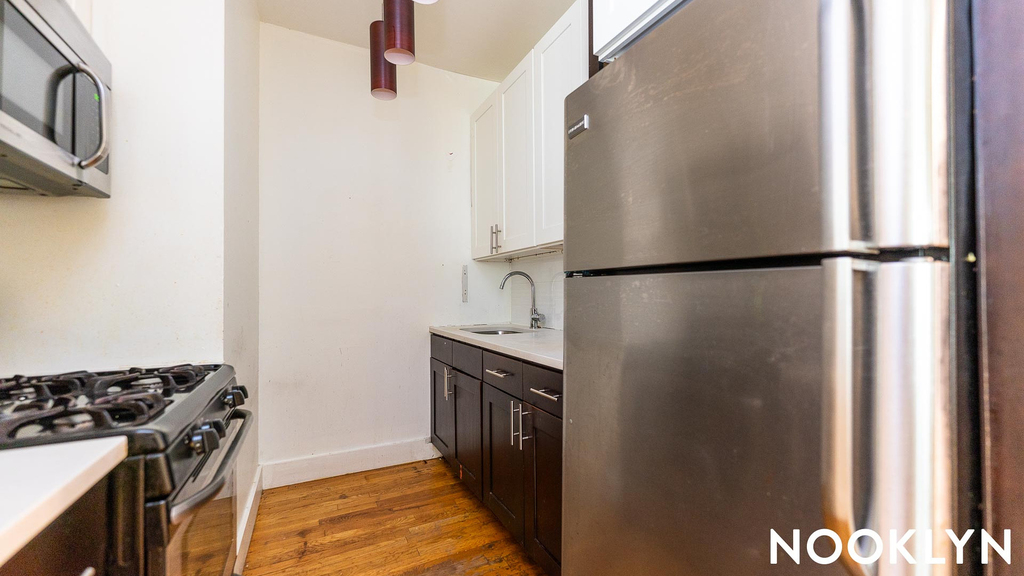 680 Monroe St - Photo 6