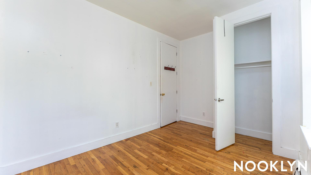 680 Monroe St - Photo 14