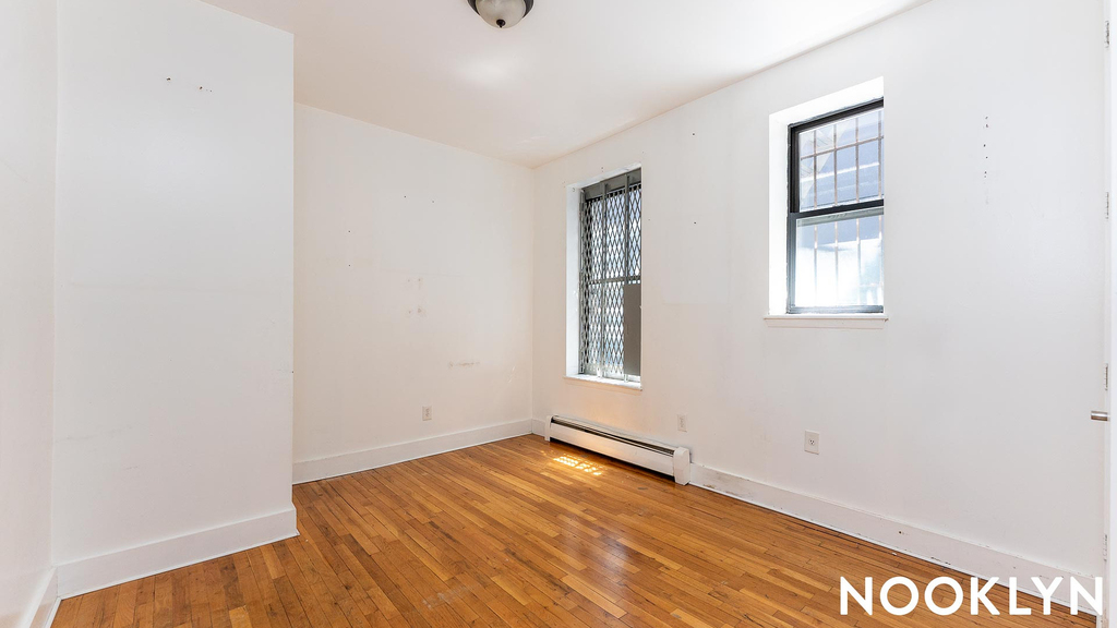 680 Monroe St - Photo 9