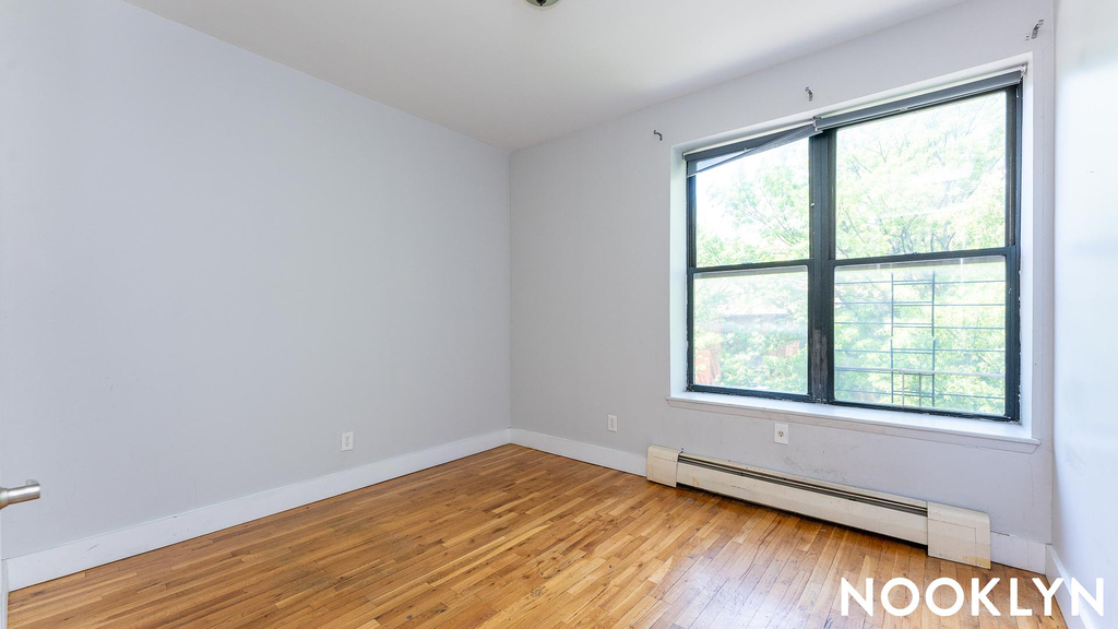 680 Monroe St - Photo 15