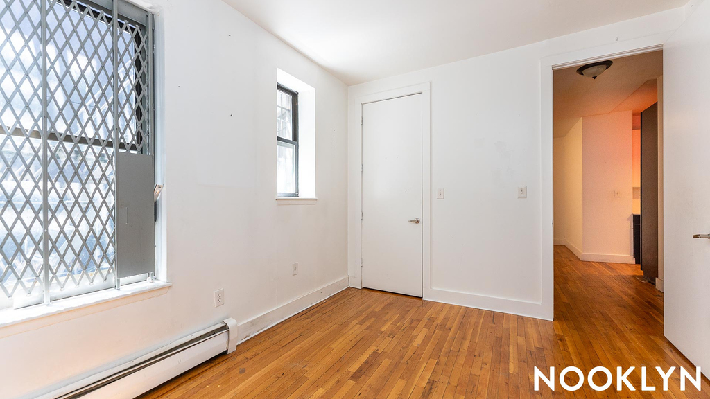 680 Monroe St - Photo 10