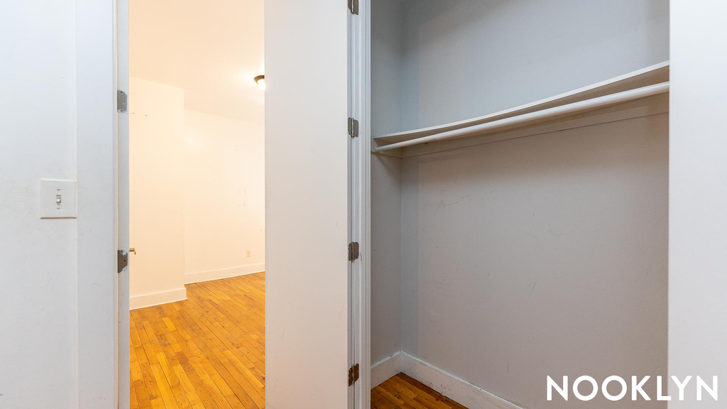 680 Monroe St - Photo 8