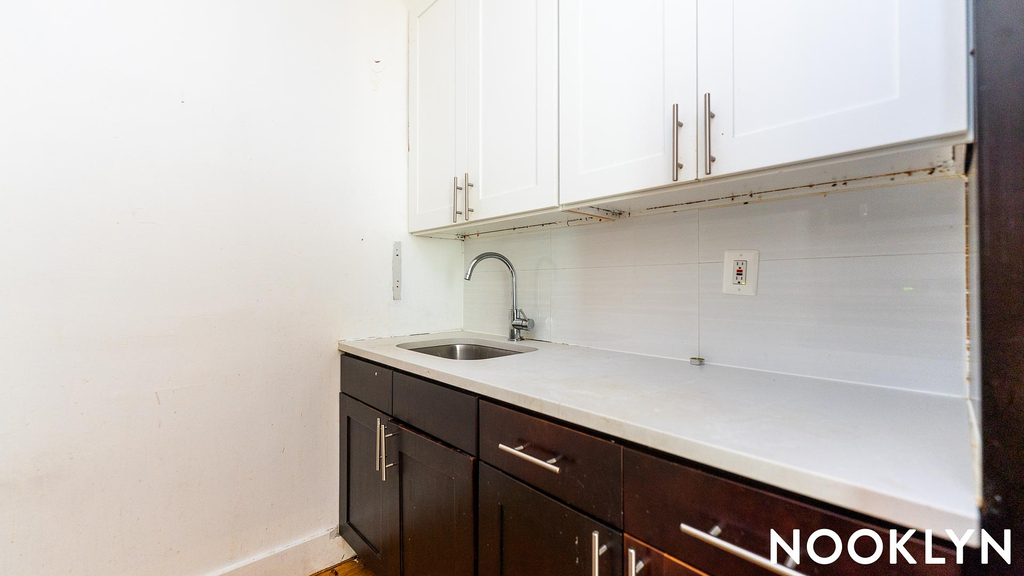 680 Monroe St - Photo 7
