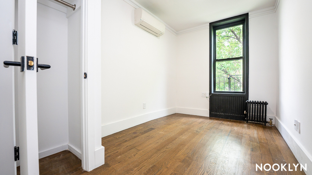 61 3rd Pl - Photo 4