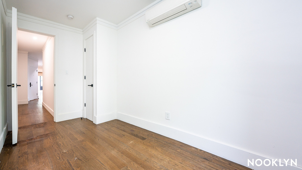61 3rd Pl - Photo 3