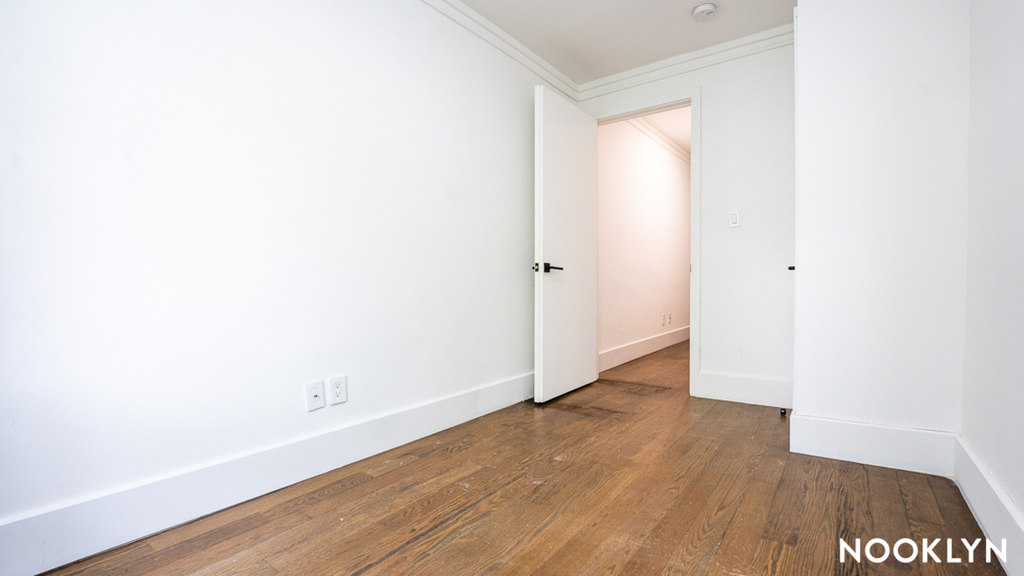 61 3rd Pl - Photo 11