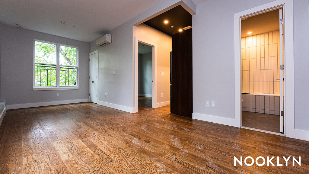 1354 Jefferson Ave - Photo 1