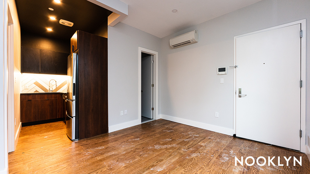 1354 Jefferson Ave - Photo 3