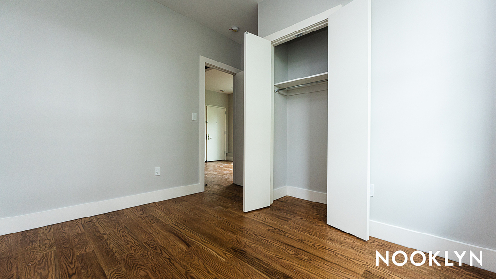1354 Jefferson Ave - Photo 2
