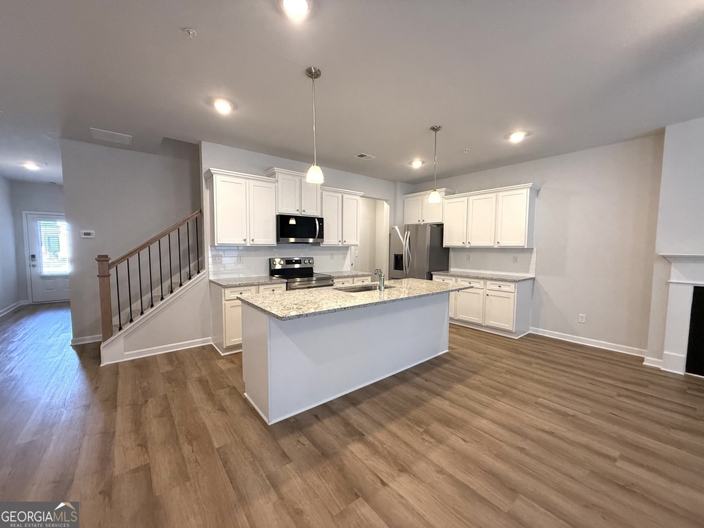401 Lanier Circle - Photo 3
