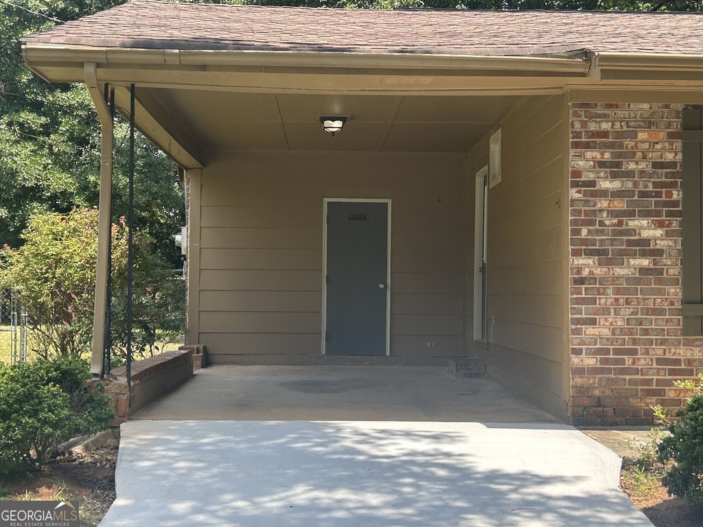 1020 Tuxedo Lane - Photo 2