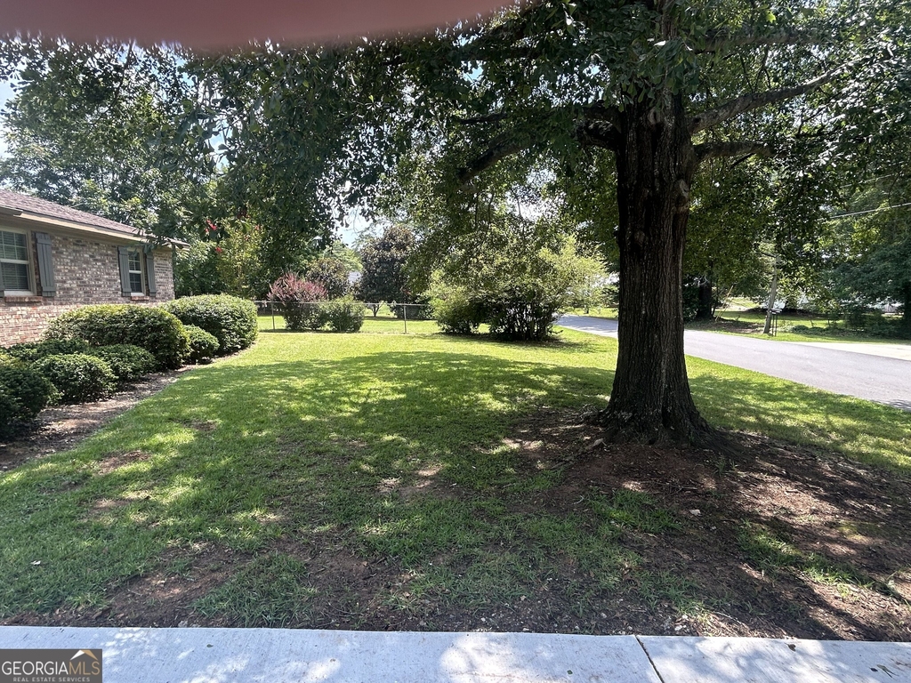1020 Tuxedo Lane - Photo 4