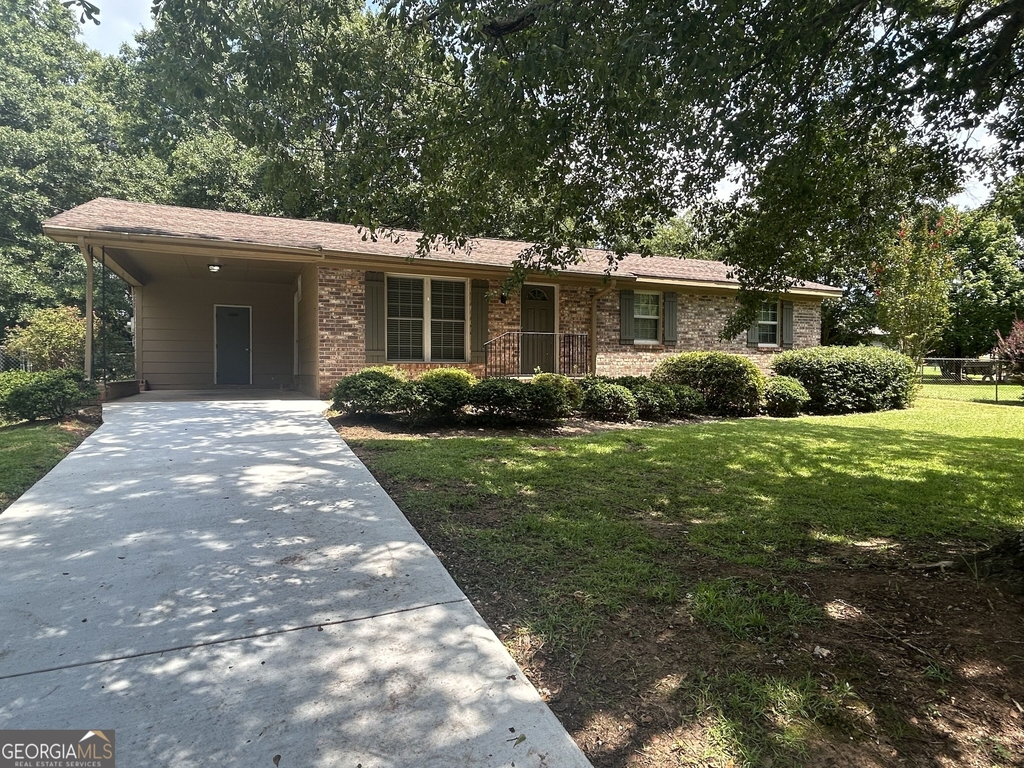 1020 Tuxedo Lane - Photo 1