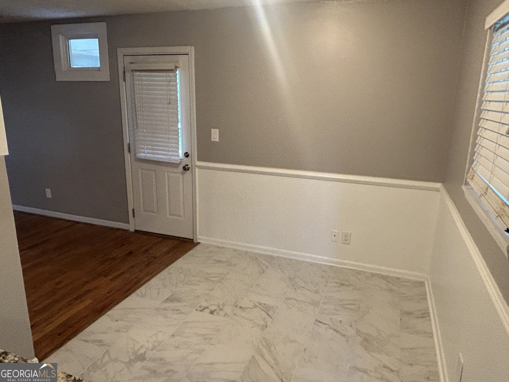 1020 Tuxedo Lane - Photo 9