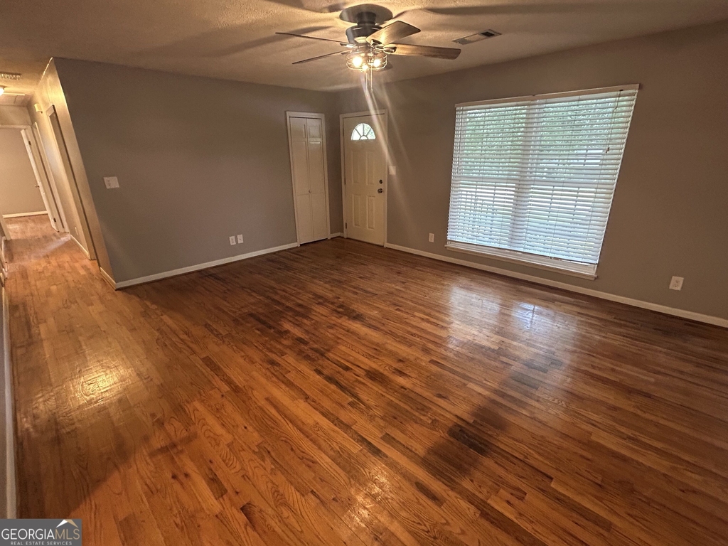 1020 Tuxedo Lane - Photo 7