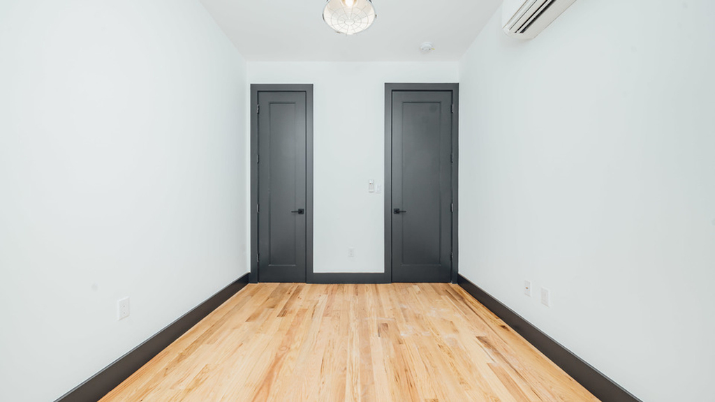 921 Gates Ave - Photo 13