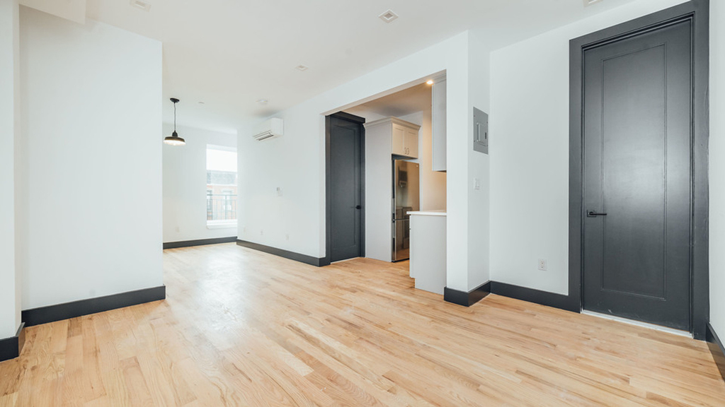 921 Gates Ave - Photo 6