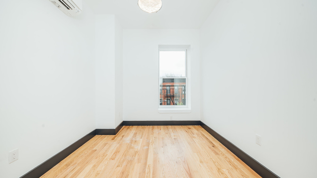 921 Gates Ave - Photo 10